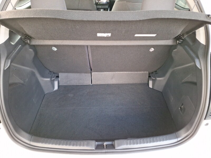 Used Toyota Yaris 2023 for sale - 77689860: Photo 8