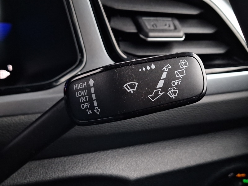 Used Volkswagen T-Roc 2024 for sale - 77852379: Photo 15