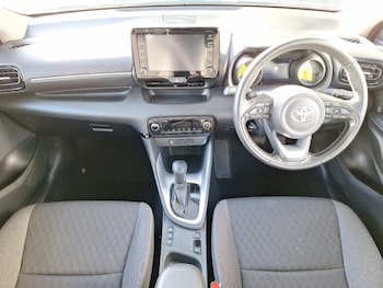 Used Toyota Yaris 2022 for sale - 76188091: Photo 2