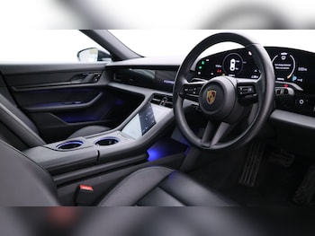 Used Porsche Taycan 2021 for sale - 75598187: Photo