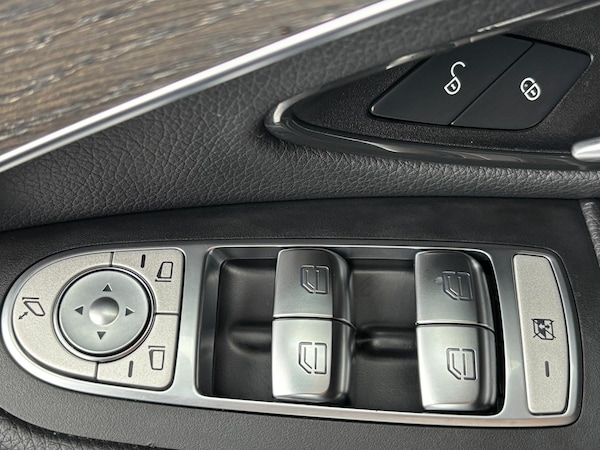 Used Mercedes-Benz GLC 2019 for sale - 75804560: Photo 35