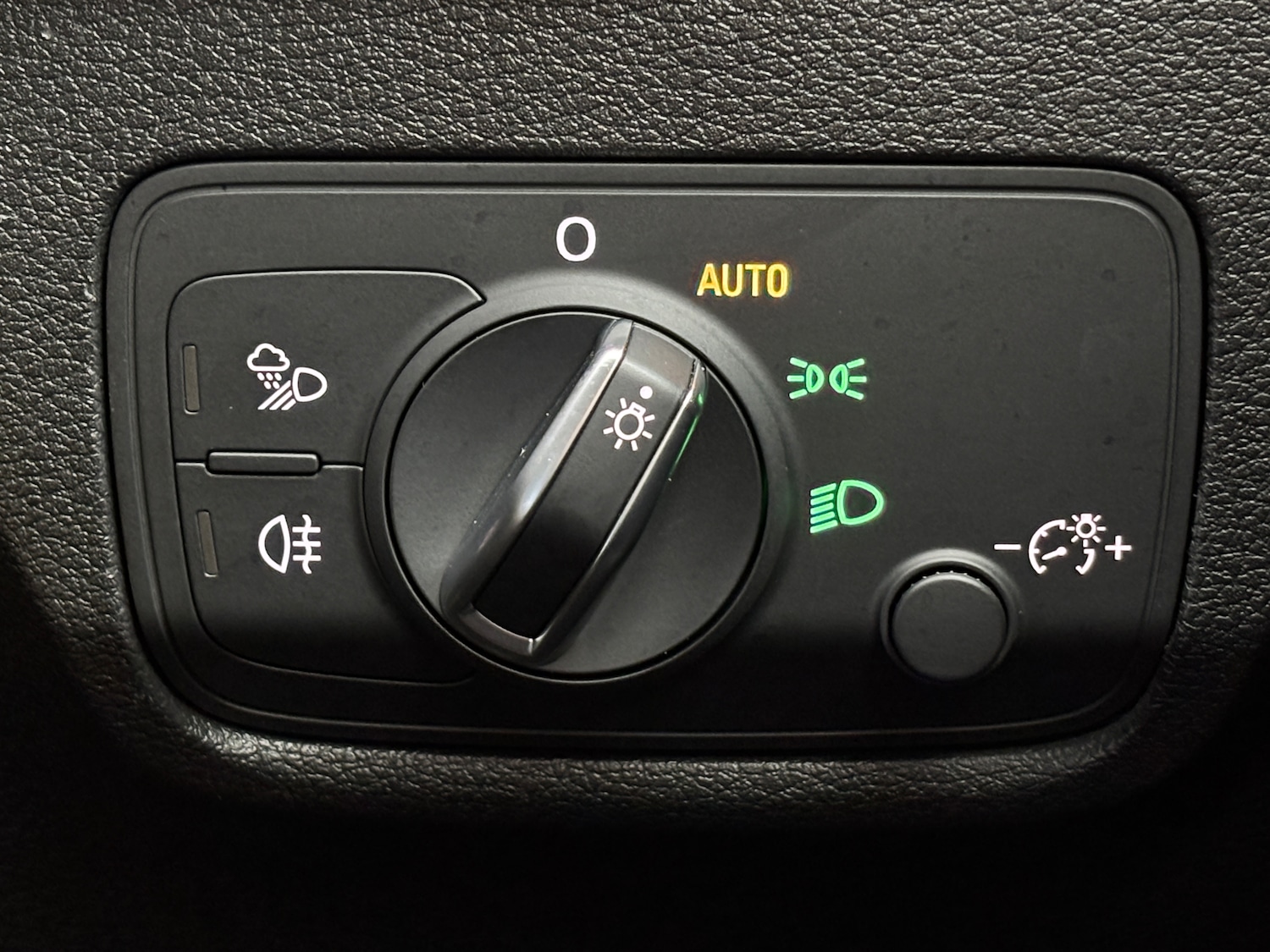 Used Audi Q2 2020 for sale - 76481193: Photo 42