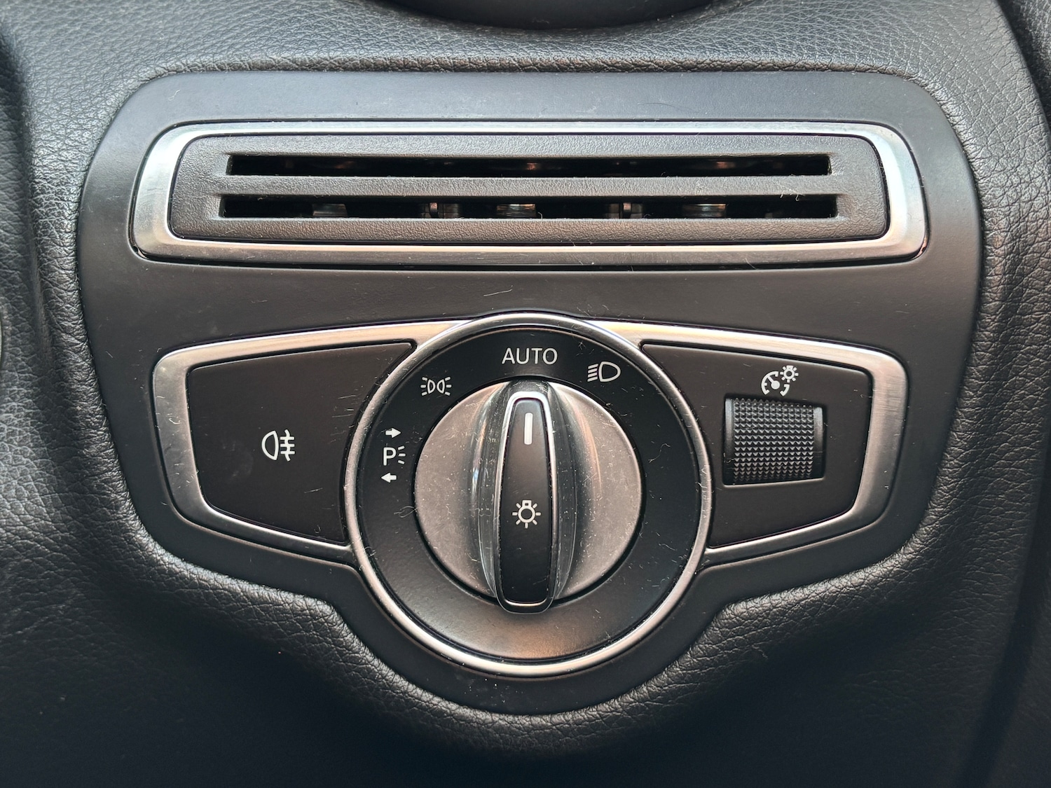 Used Mercedes-Benz C Class 2019 for sale - 76429288: Photo 37