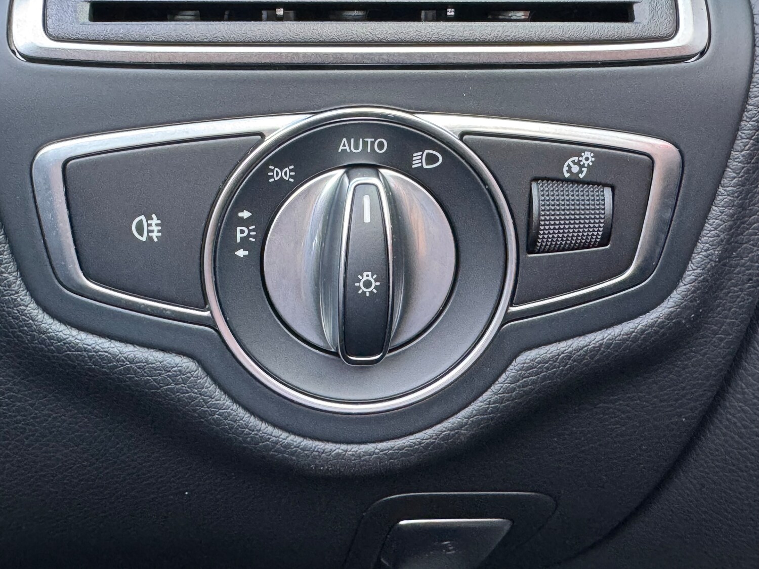 Used Mercedes-Benz C Class 2019 for sale - 75705175: Photo 38