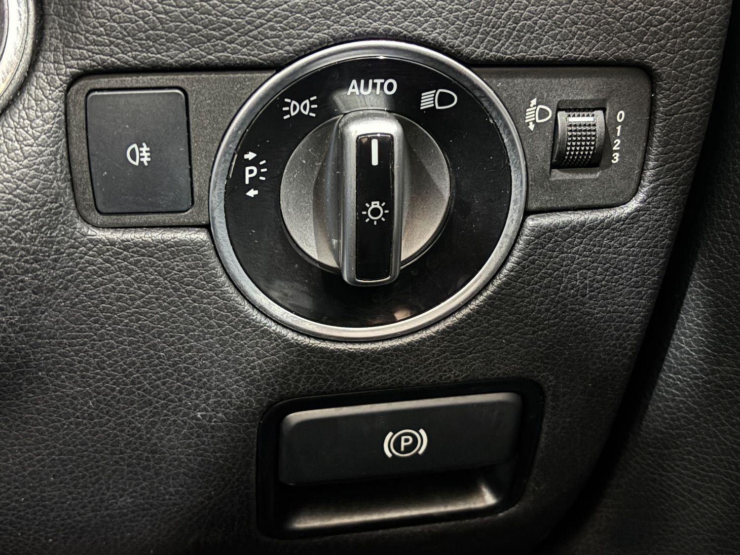 Used Mercedes-Benz SLC 2019 for sale - 75603992: Photo 29