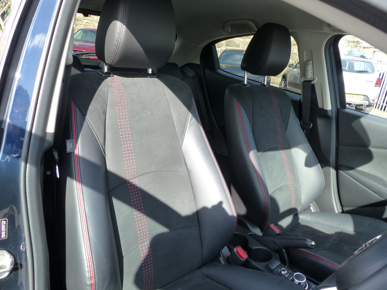 Used Mazda Mazda2 2024 for sale - 76292581: Photo 5