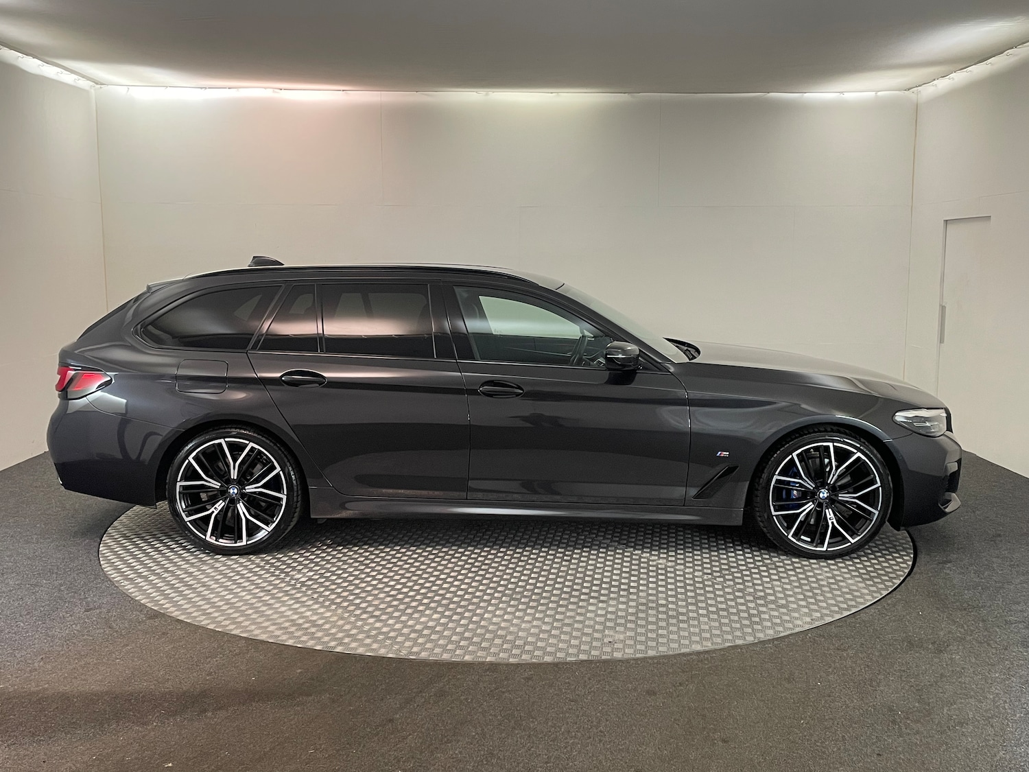 Used BMW 5 Series 2022 for sale - 76126173: Photo 3