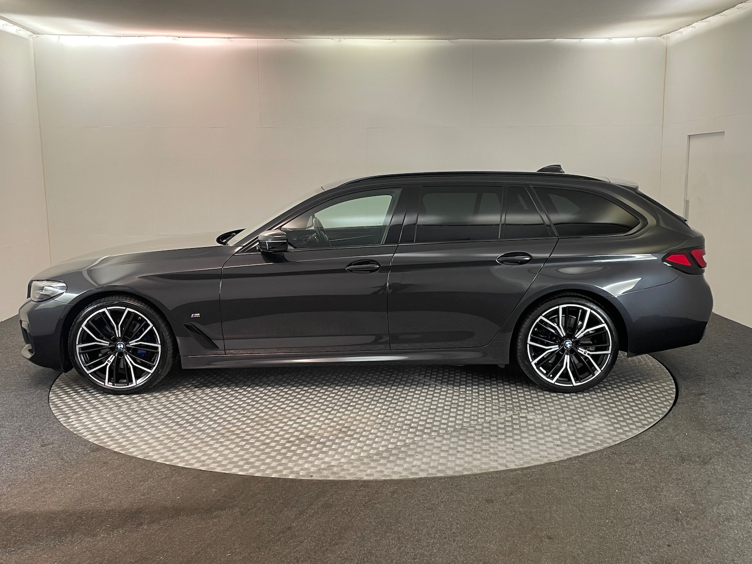 Used BMW 5 Series 2022 for sale - 76126173: Photo 8