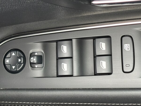 Used Peugeot 3008 2020 for sale - 76253353: Photo 41
