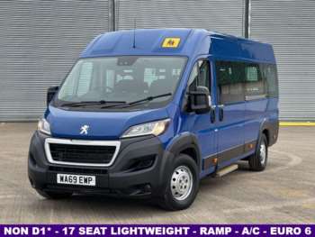 2019 (69) - 2.0 BlueHDi 440 17 seat lightweight minibus with ramp and A/C. L4 H2 Euro6 5-Door