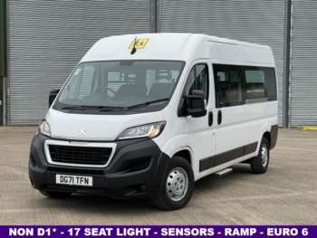 2021 (71) - 2.2 BlueHDi 435 S 17 seat lightweight NON D1 minibus with parking sensors. 5-Door