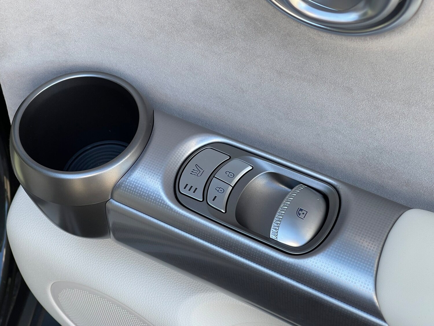 Used Genesis GV60 2025 for sale - 78108255: Photo 28