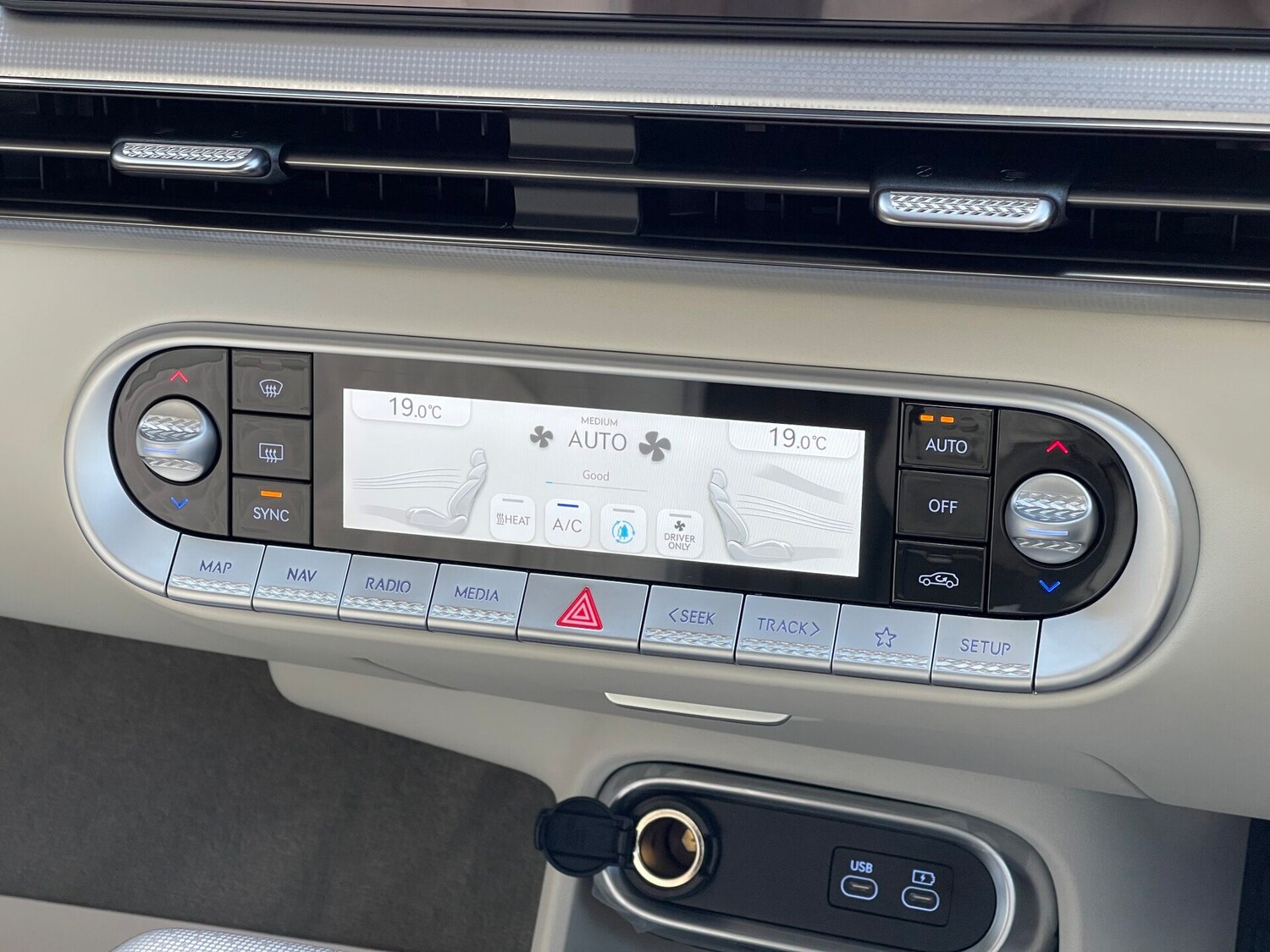 Used Genesis GV60 2025 for sale - 78108255: Photo 41