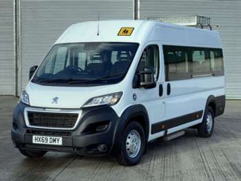 2019 (69) - 2.0 BlueHDi 440 17 seat lightweight Non D1 minibus with sensors and ramp. 5-Door