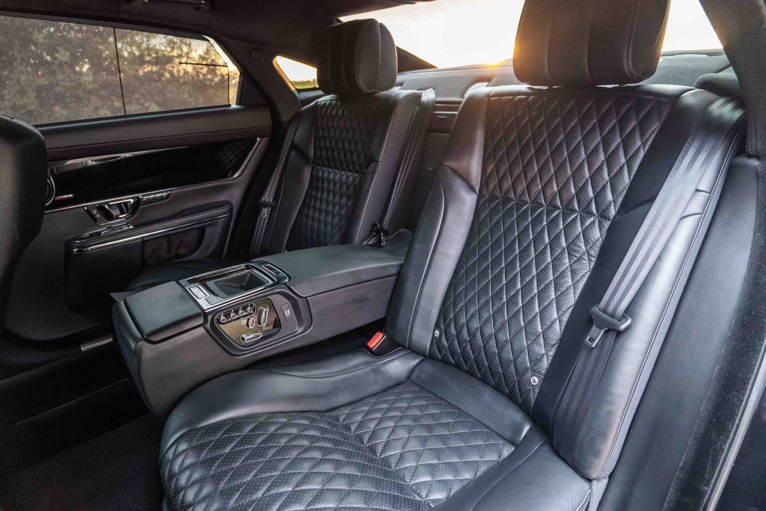 Used Jaguar XJ 2016 for sale - 76070517: Photo 8