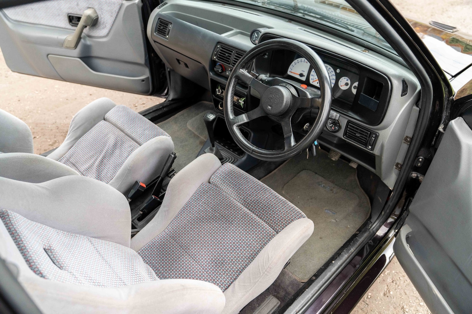 Used Ford Escort 1989 for sale - 76590248: Photo 11