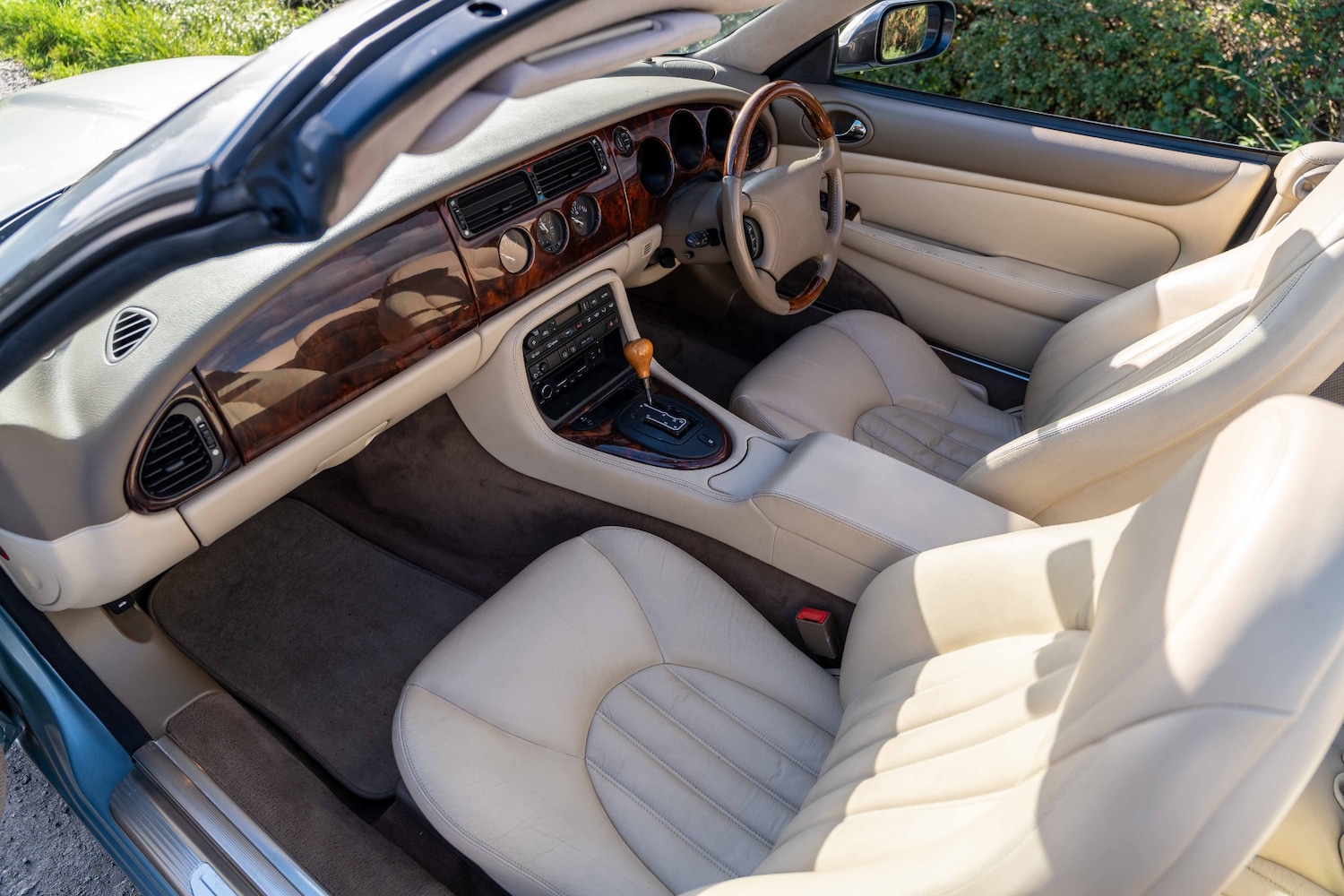 Used Jaguar XK8 1997 for sale - 76590100: Photo 11