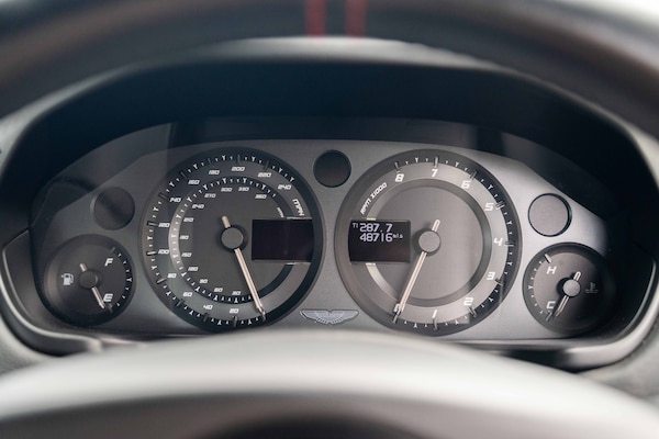 Used Aston Martin Vanquish 2013 for sale - 75869519: Photo 13