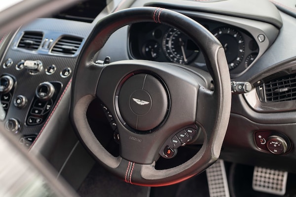 Used Aston Martin Vanquish 2013 for sale - 75869519: Photo 8