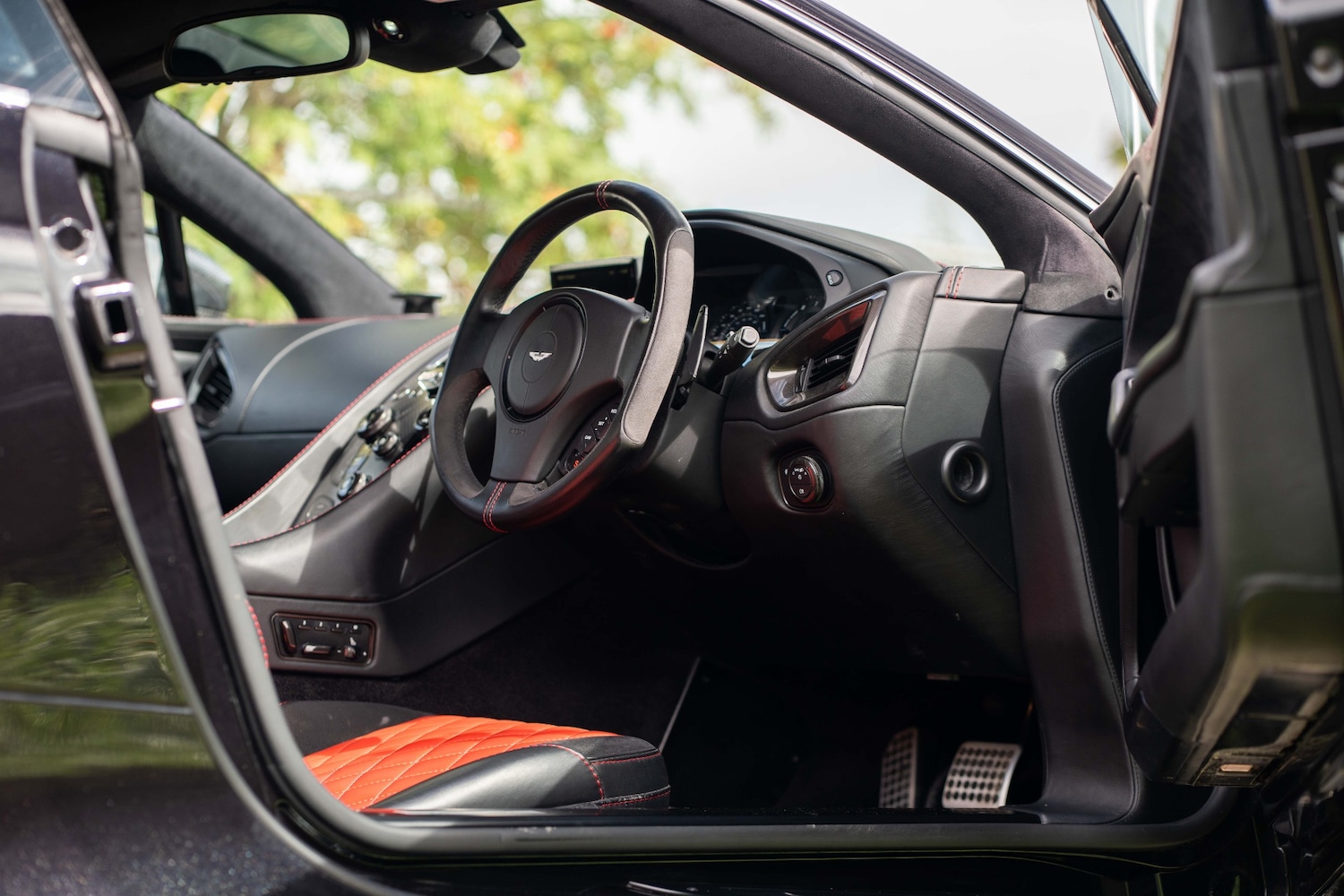 Used Aston Martin Vanquish 2013 for sale - 76594647: Photo 10