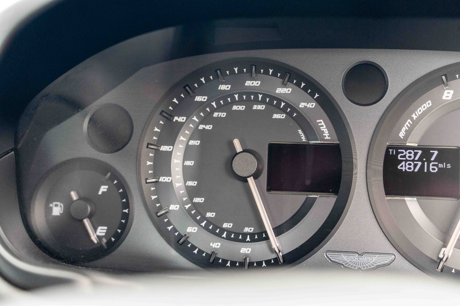 Used Aston Martin Vanquish 2013 for sale - 76594647: Photo 12