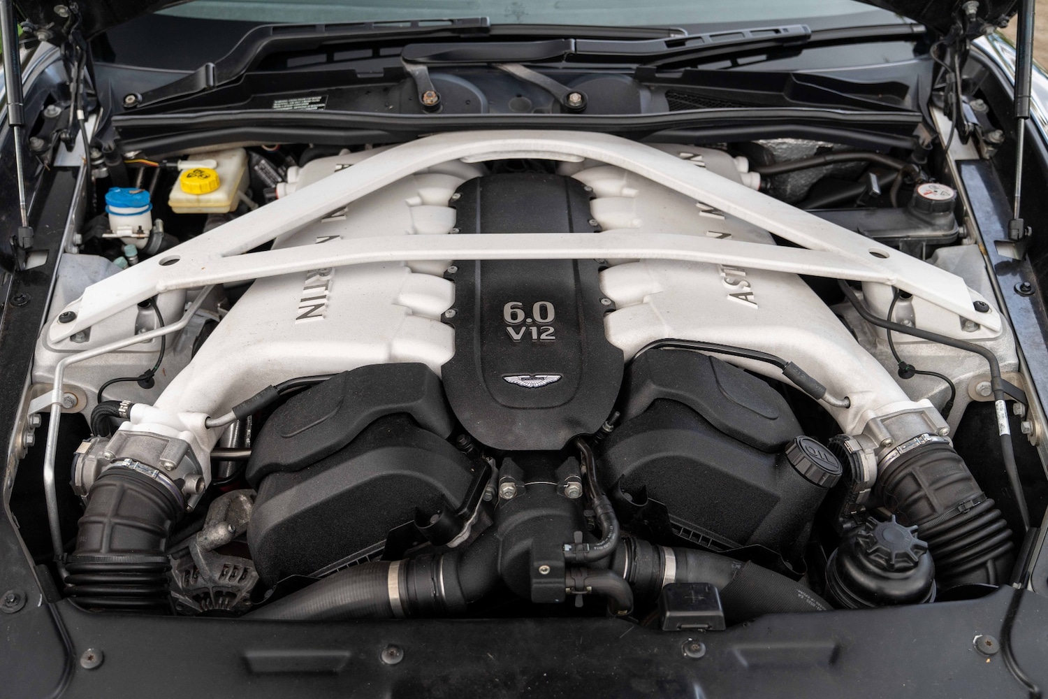 Used Aston Martin Vanquish 2013 for sale - 76594647: Photo 16