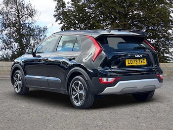 Used Kia Niro 2023 for sale - 76022104: Photo 2