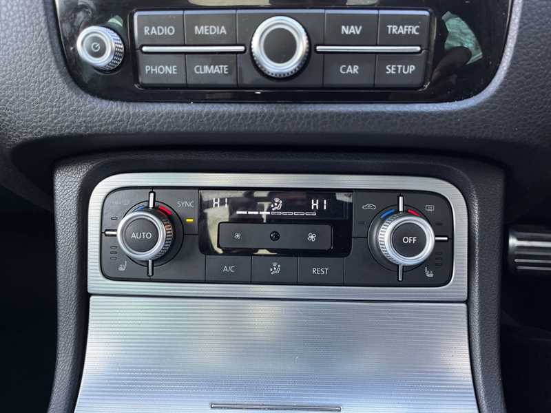 Used Volkswagen Touareg 2016 for sale - 76928283: Photo 12