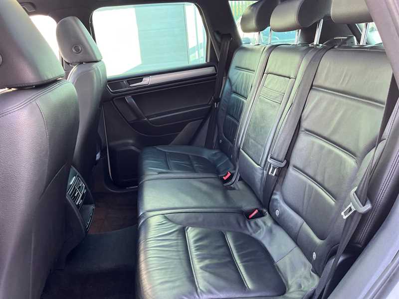 Used Volkswagen Touareg 2016 for sale - 76928283: Photo 19