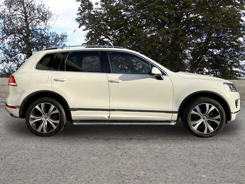 Used Volkswagen Touareg 2016 for sale - 76928283: Photo 3