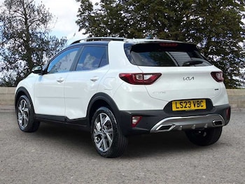 Used Kia Stonic 2023 for sale - 78472730: Photo