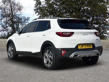 Used Kia Stonic 2023 for sale - 76100104: Photo 2