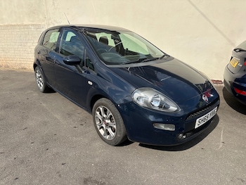 Used Fiat Punto 2015 for sale - 79459679: Photo