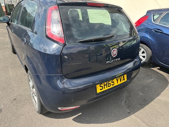 Used Fiat Punto 2015 for sale - 79459679: Photo