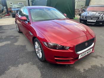 Used Jaguar XE 2016 for sale - 79854433: Photo