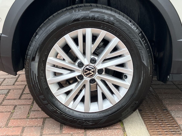 Used Volkswagen T-Roc 2023 for sale - 76206974: Photo 8