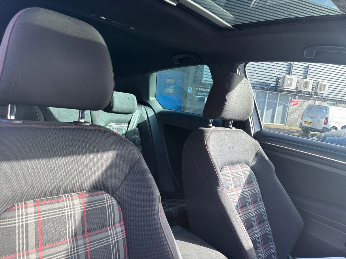 Used Volkswagen Golf 2018 for sale - 76565890: Photo 27