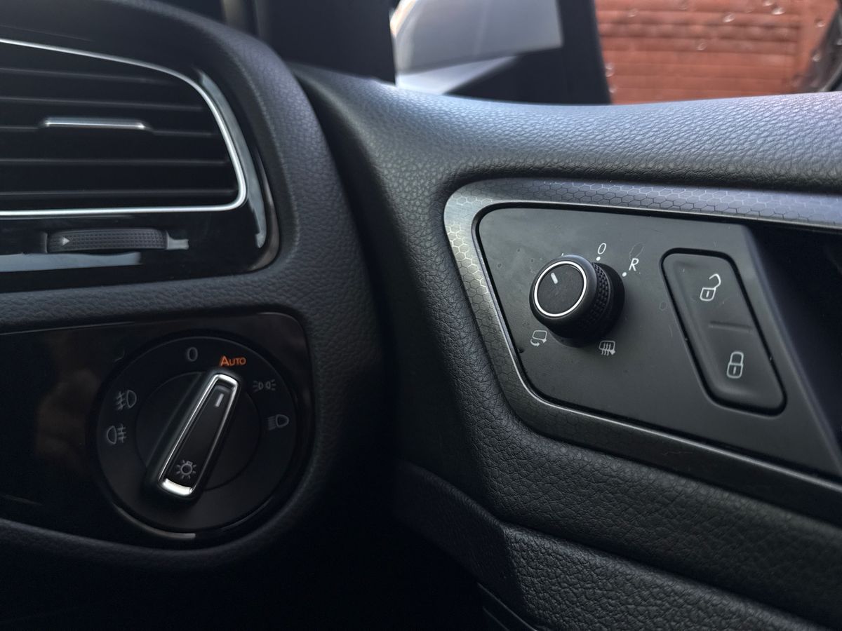 Used Volkswagen Golf 2018 for sale - 76565890: Photo 30