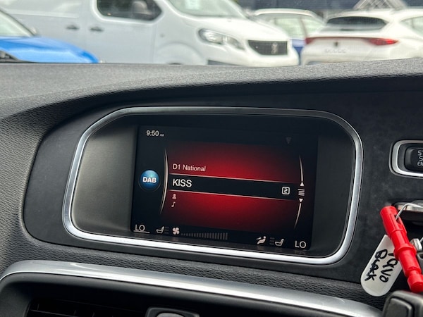 Used Volvo V40 2017 for sale - 76230676: Photo 10