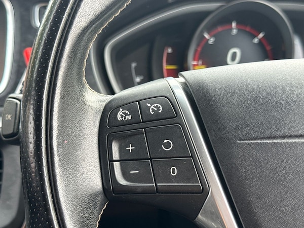 Used Volvo V40 2017 for sale - 76230676: Photo 16