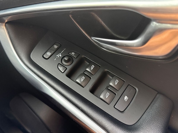 Used Volvo V40 2017 for sale - 76230676: Photo 18