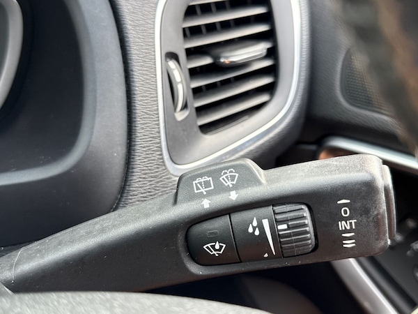 Used Volvo V40 2017 for sale - 76230676: Photo 33