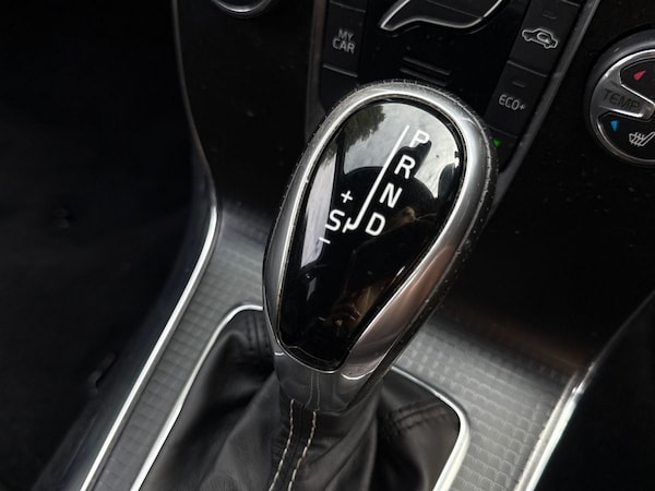 Used Volvo V40 2017 for sale - 76230676: Photo 35