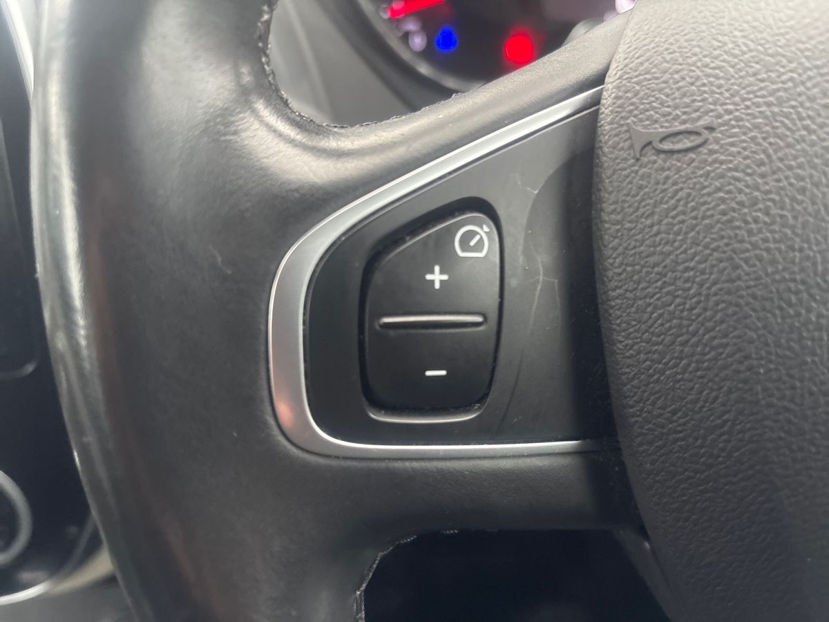 Used Renault Captur 2019 for sale - 76128240: Photo 19