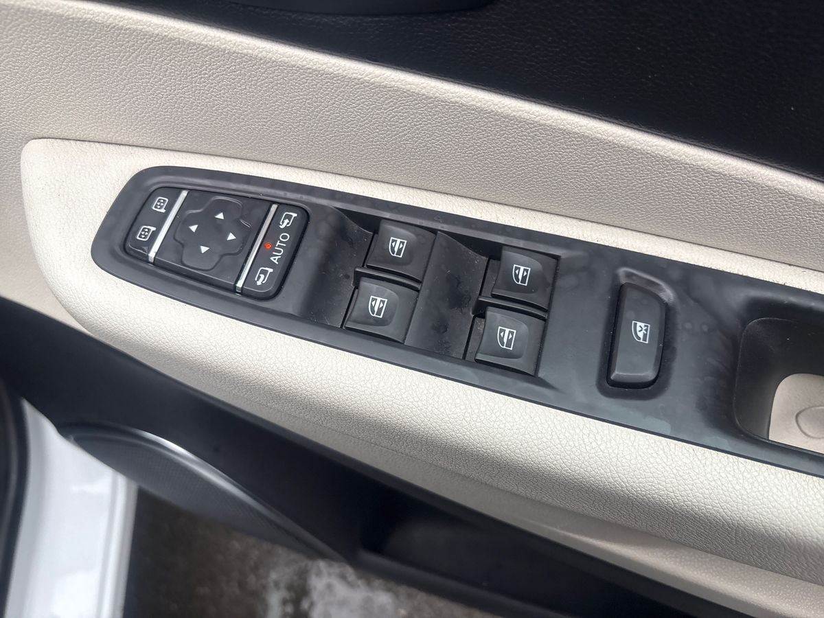 Used Renault Captur 2019 for sale - 76128240: Photo 21