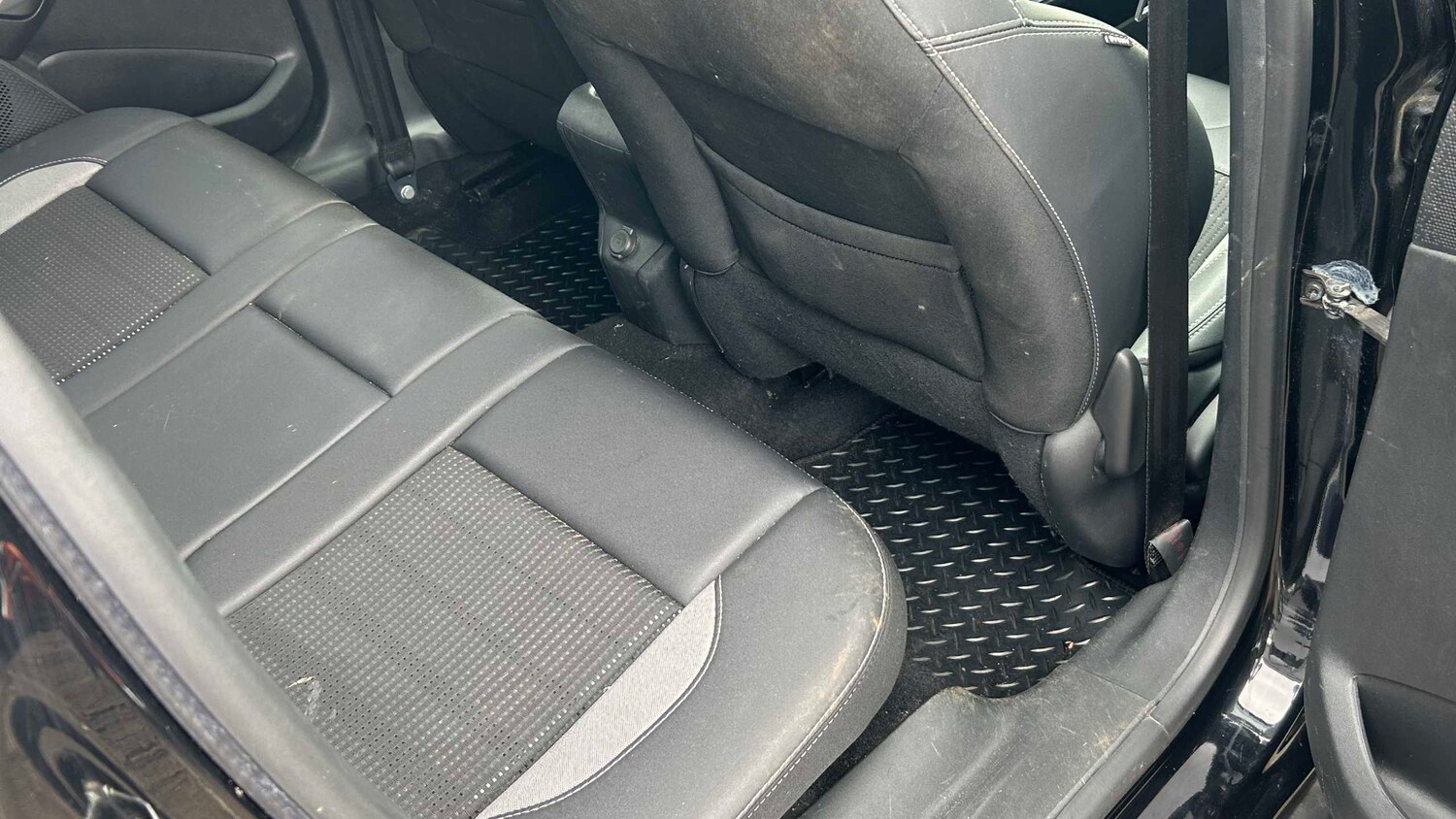 Used Peugeot 2008 2018 for sale - 77995875: Photo 16