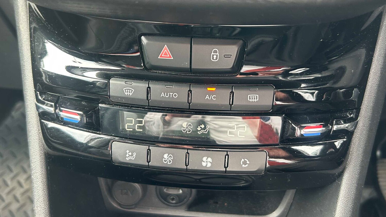 Used Peugeot 2008 2018 for sale - 77995875: Photo 20