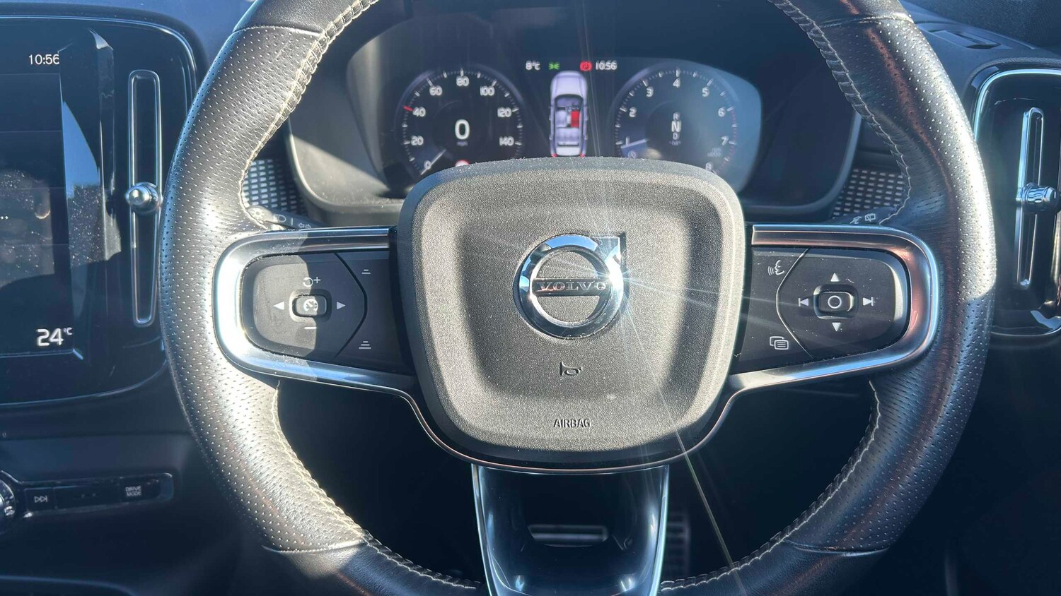 Used Volvo XC40 for sale - 77859889: Photo 11