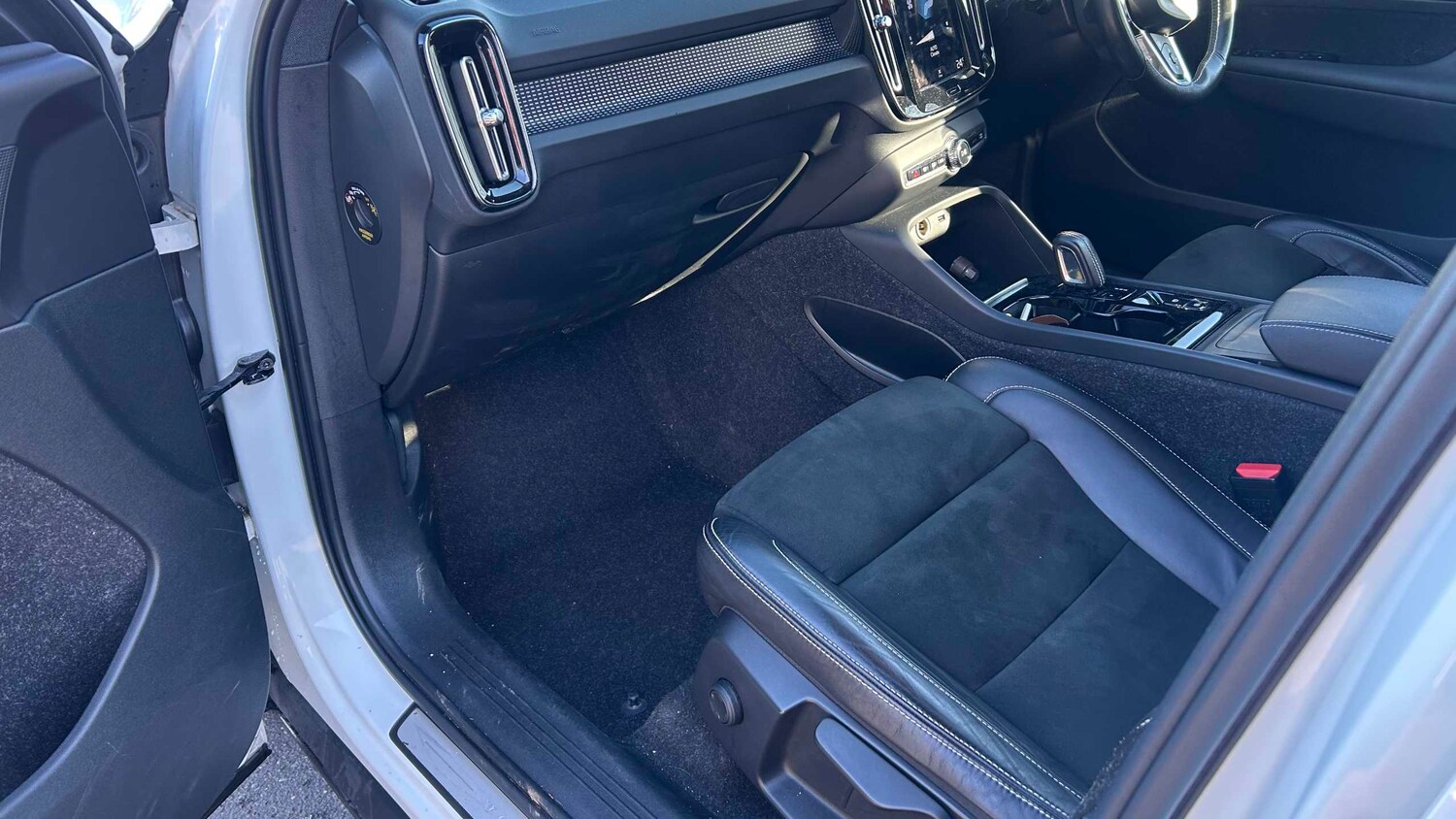 Used Volvo XC40 for sale - 77859889: Photo 16