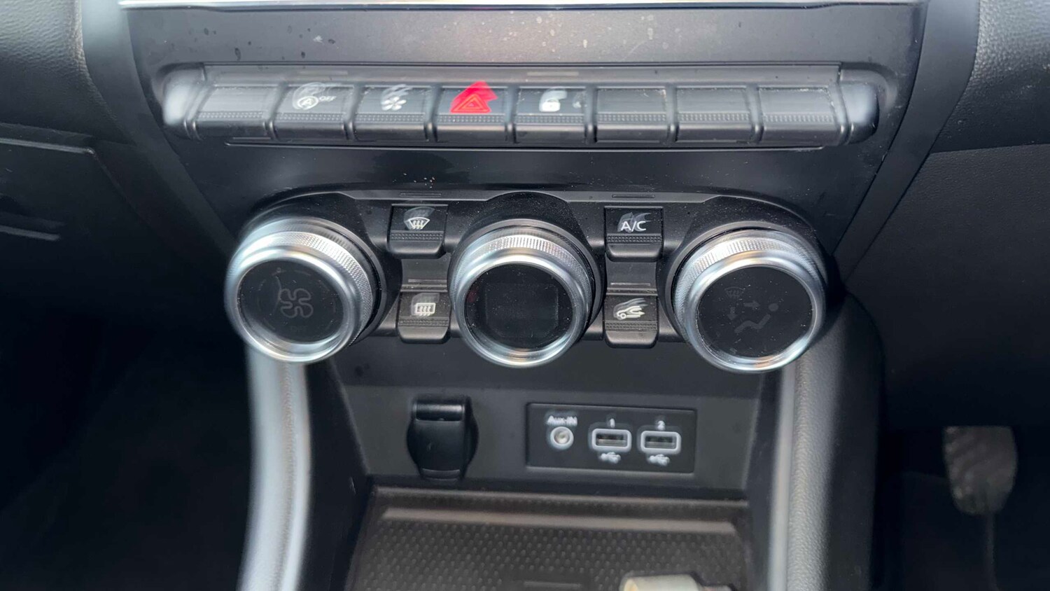 Used Renault Captur for sale - 77860618: Photo 15